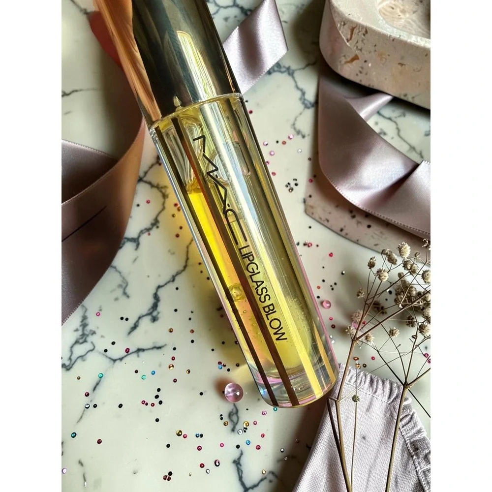 MAC - Lipglass Blow Plumping Oil -Shade: Ginger Zinger - *NIB*